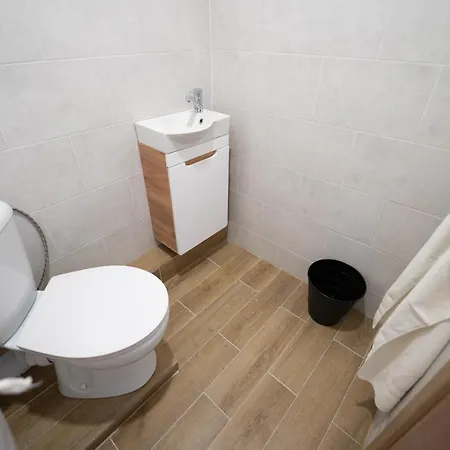 Rekreacne Stredisko - Family Guest house *